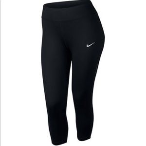 Nike Women's Power Essential Running Crop Pant!